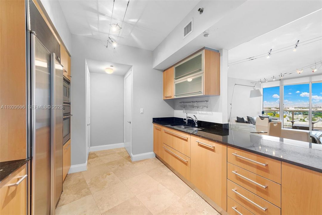 For Rent: $8,500 (2 beds, 2 baths, 1400 Square Feet)