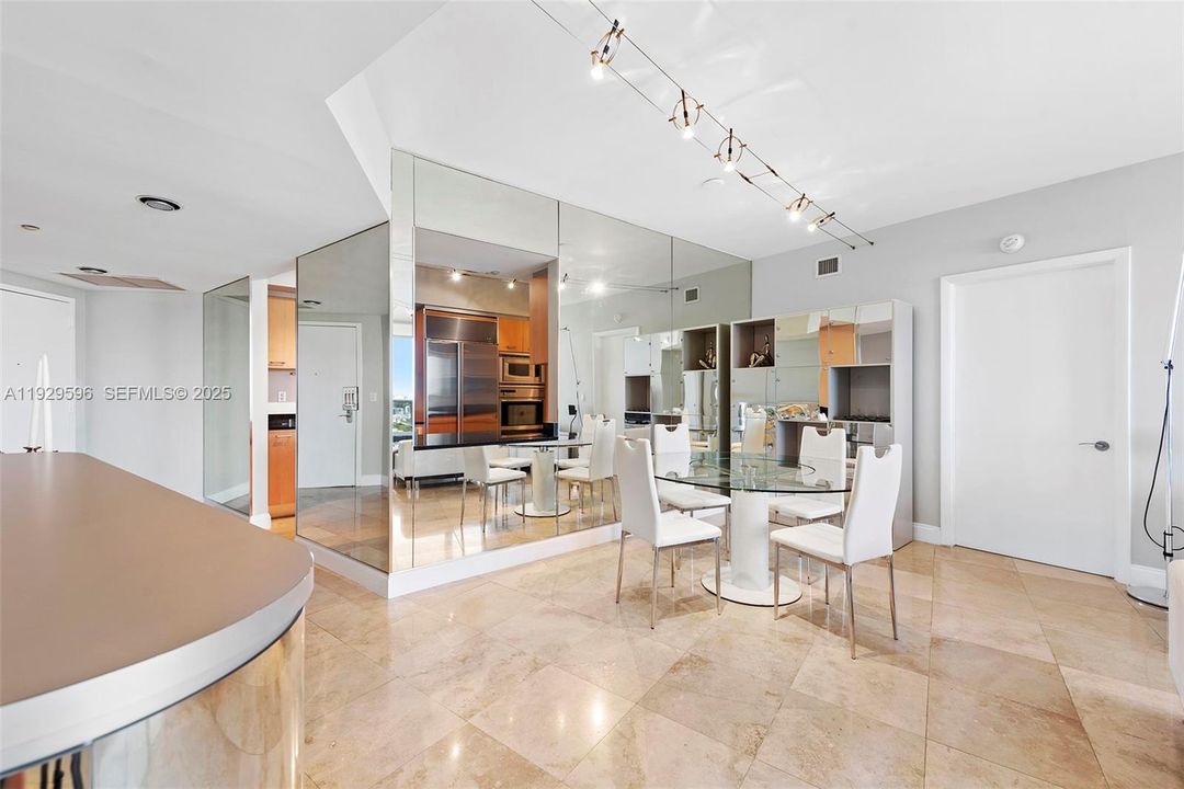 For Rent: $8,500 (2 beds, 2 baths, 1400 Square Feet)