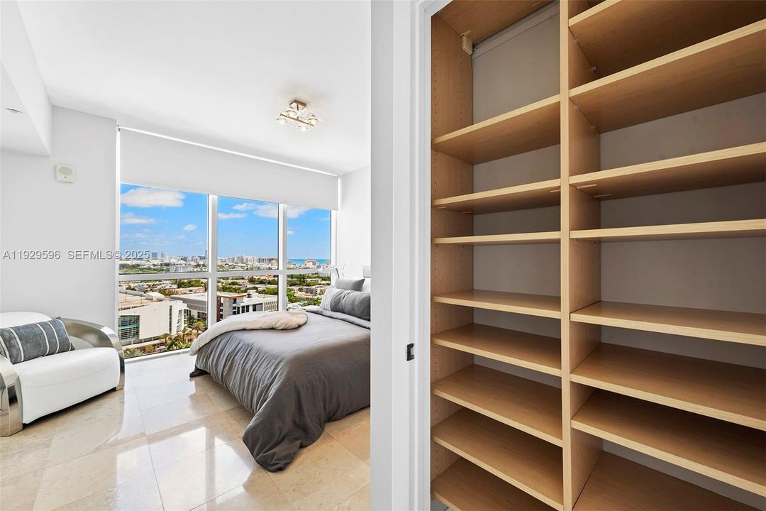 For Rent: $8,500 (2 beds, 2 baths, 1400 Square Feet)