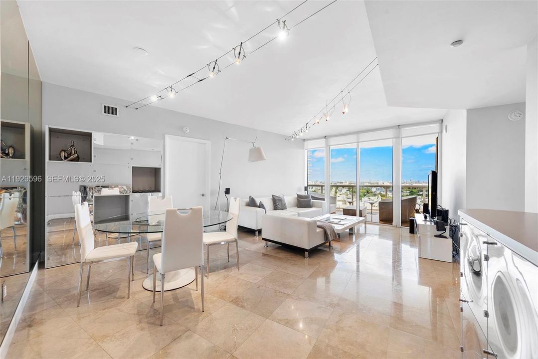 For Rent: $8,500 (2 beds, 2 baths, 1400 Square Feet)