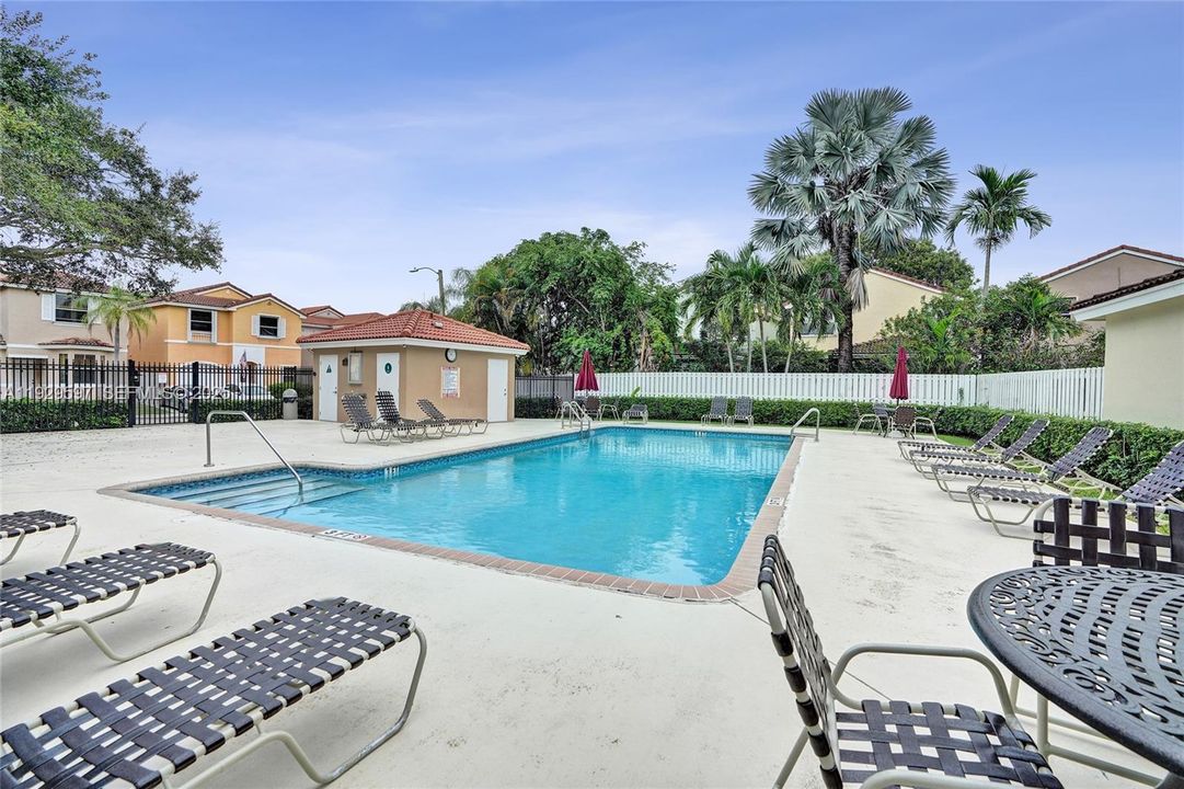 For Sale: $639,000 (3 beds, 2 baths, 1602 Square Feet)