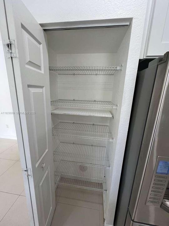 В аренду: $3,699 (3 спален, 2 ванн, 1592 Квадратных фут)