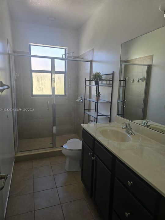 В аренду: $3,699 (3 спален, 2 ванн, 1592 Квадратных фут)