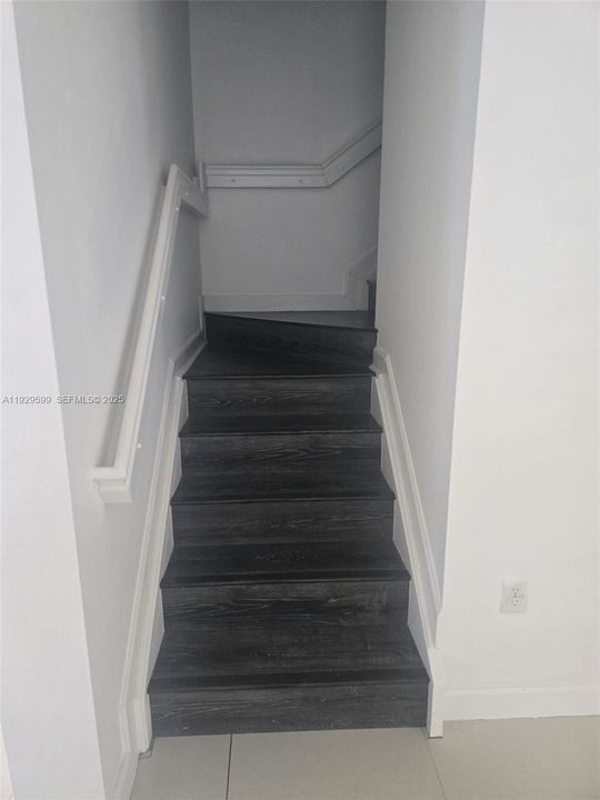 В аренду: $3,699 (3 спален, 2 ванн, 1592 Квадратных фут)