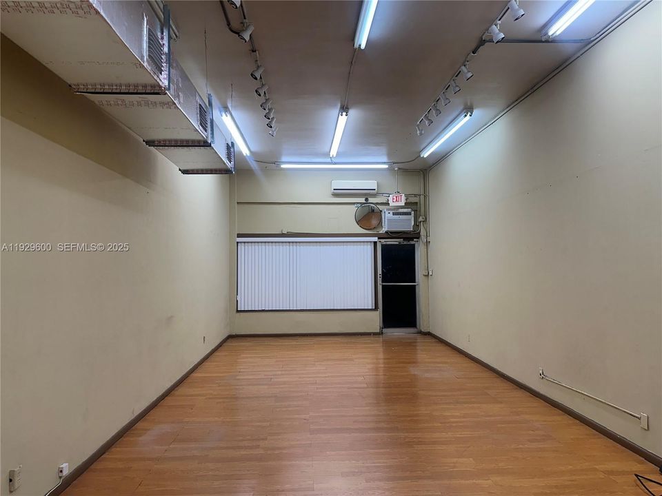 出租: $2,550 (0 贝兹, 0 浴室, 0 平方英尺)