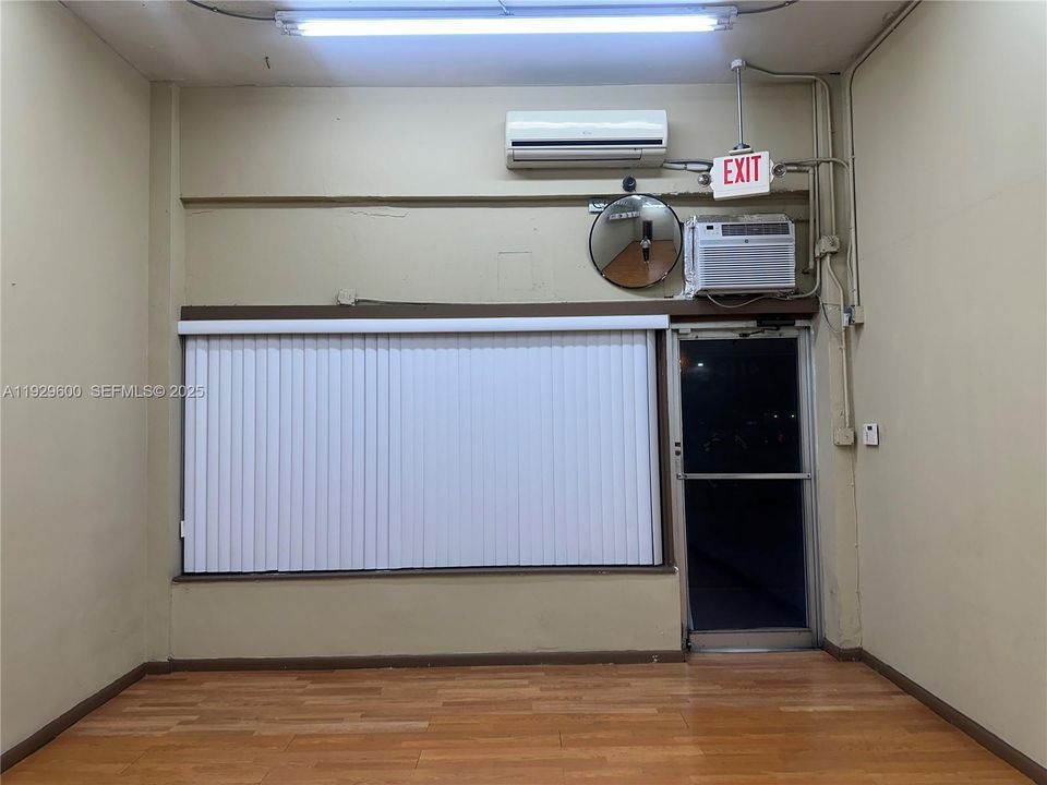 出租: $2,550 (0 贝兹, 0 浴室, 0 平方英尺)