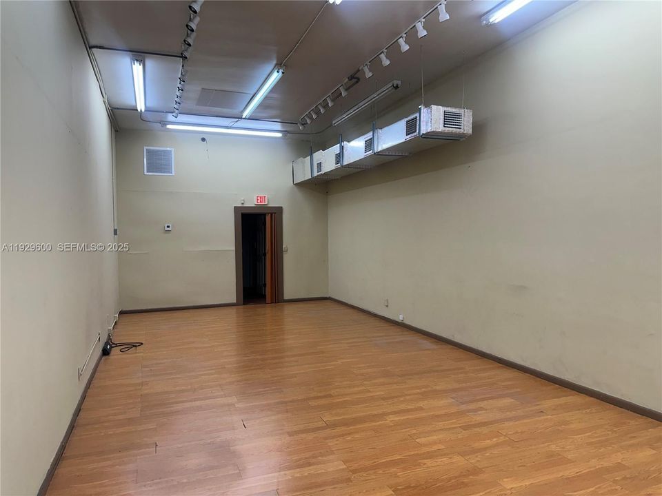 出租: $2,550 (0 贝兹, 0 浴室, 0 平方英尺)