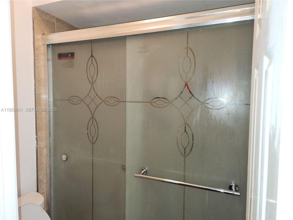 For Sale: $240,000 (2 beds, 2 baths, 1060 Square Feet)