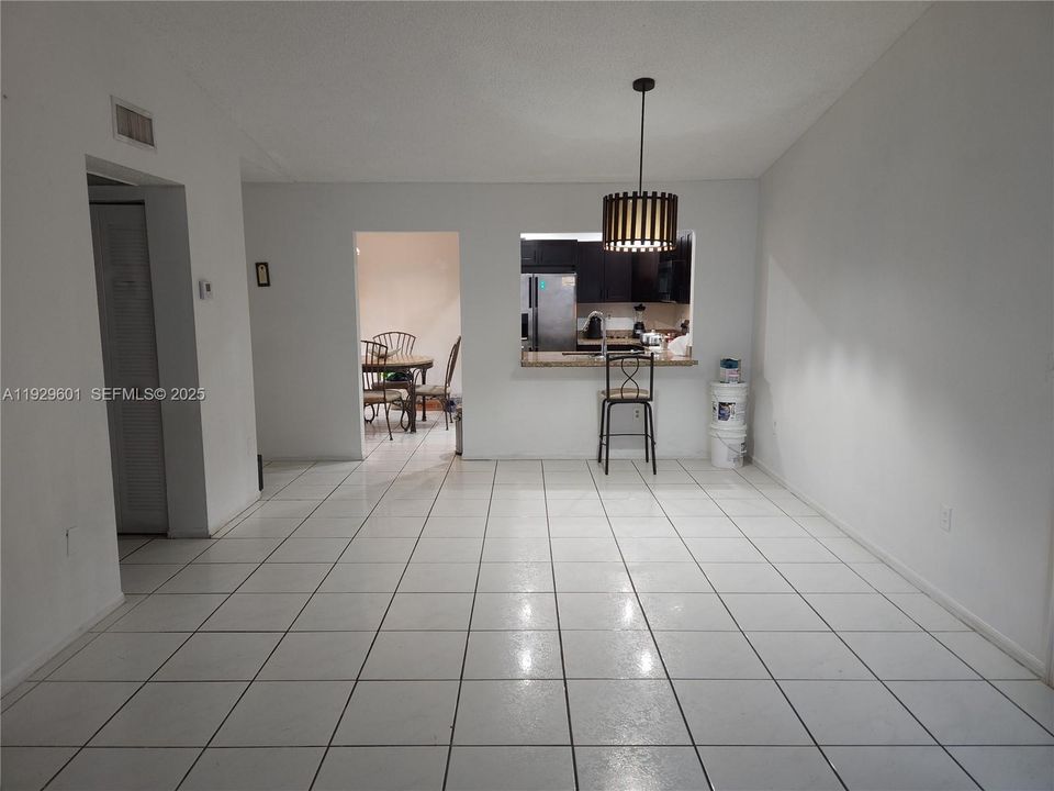 For Sale: $240,000 (2 beds, 2 baths, 1060 Square Feet)