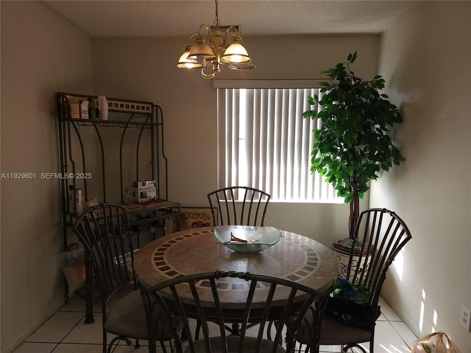 For Sale: $240,000 (2 beds, 2 baths, 1060 Square Feet)