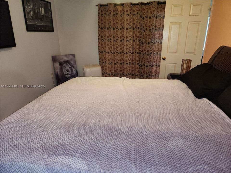 For Sale: $240,000 (2 beds, 2 baths, 1060 Square Feet)