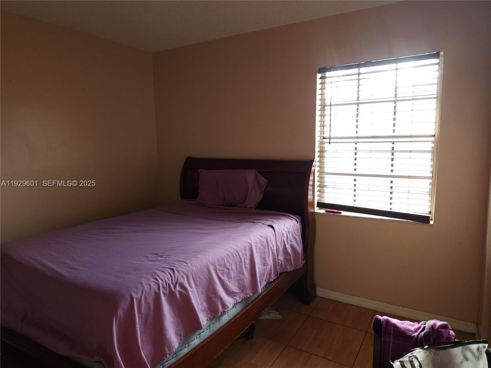 For Sale: $240,000 (2 beds, 2 baths, 1060 Square Feet)