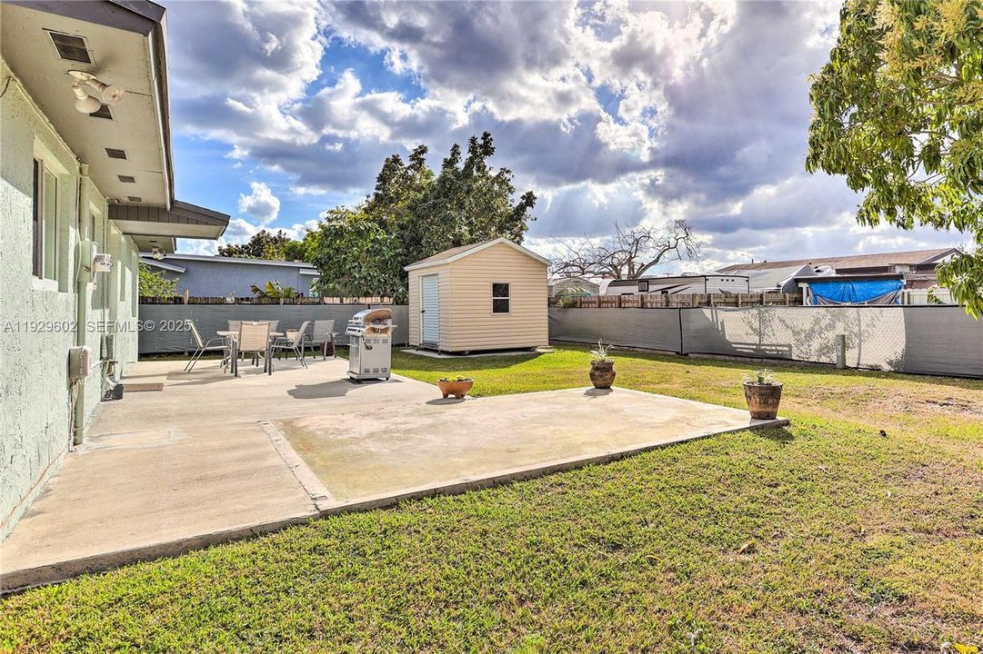 待售: $520,000 (3 贝兹, 1 浴室, 1248 平方英尺)