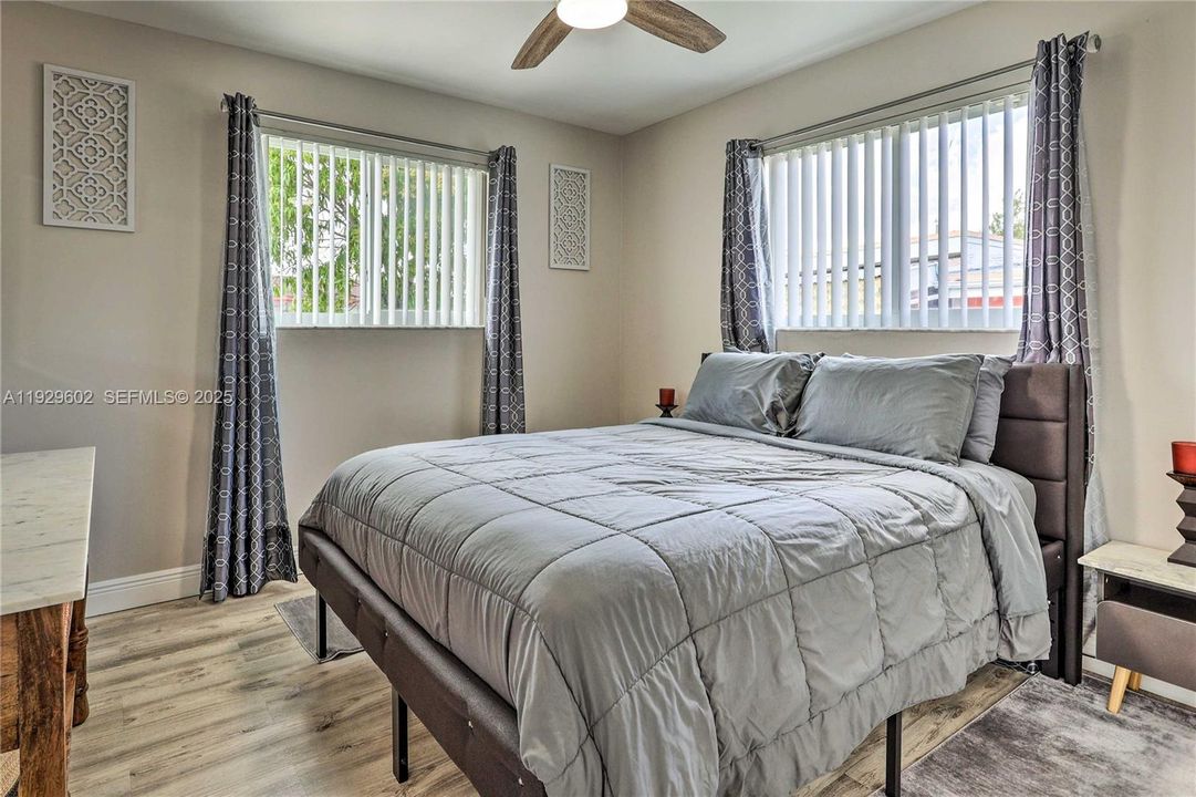 待售: $520,000 (3 贝兹, 1 浴室, 1248 平方英尺)