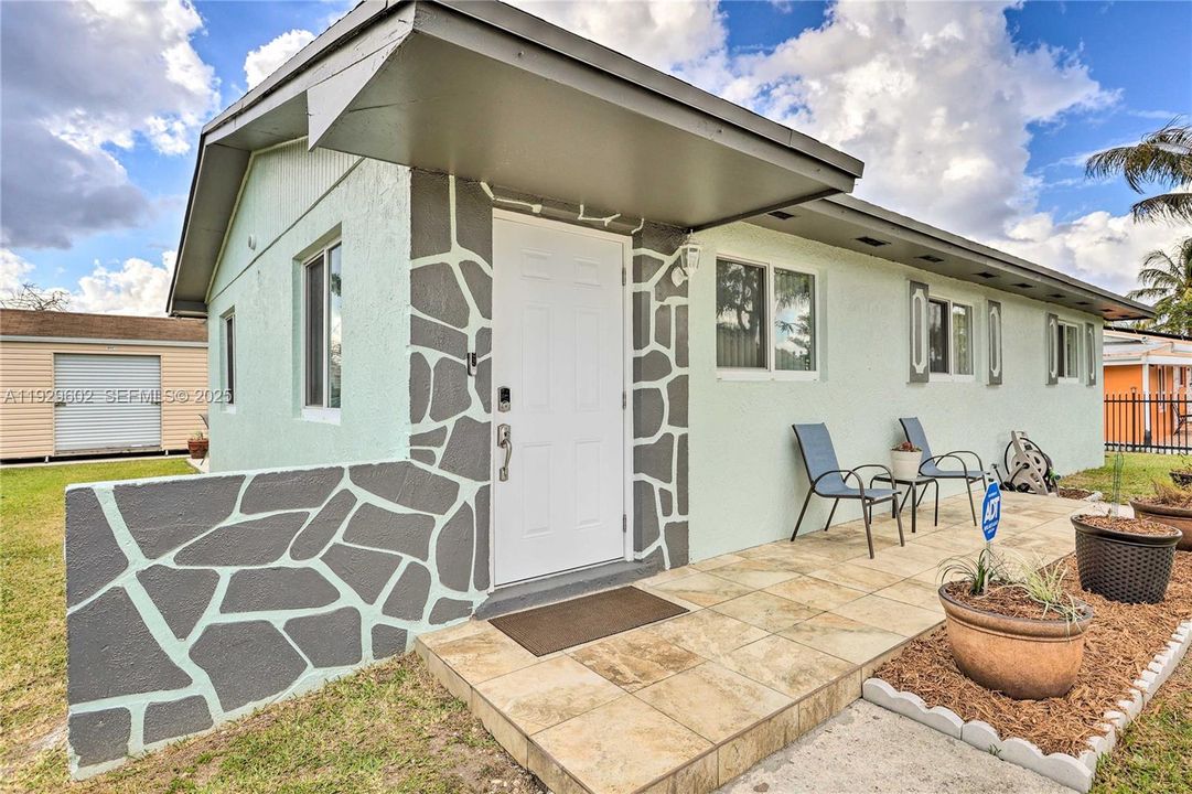 待售: $520,000 (3 贝兹, 1 浴室, 1248 平方英尺)