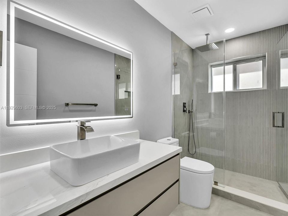 For Sale: $1,190,000 (3 beds, 2 baths, 1373 Square Feet)