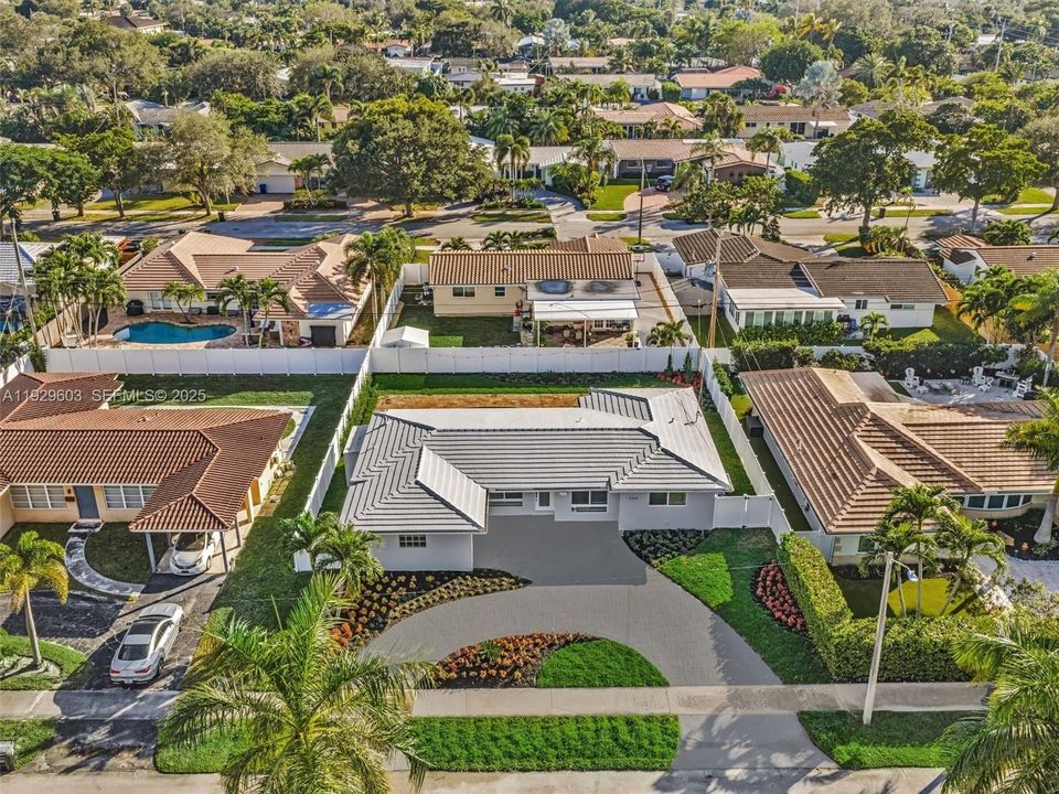 For Sale: $1,190,000 (3 beds, 2 baths, 1373 Square Feet)