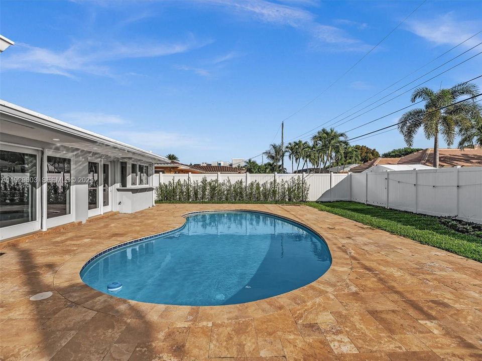 For Sale: $1,190,000 (3 beds, 2 baths, 1373 Square Feet)