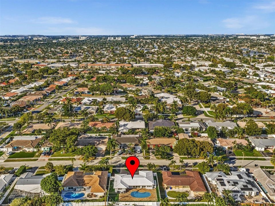 For Sale: $1,190,000 (3 beds, 2 baths, 1373 Square Feet)