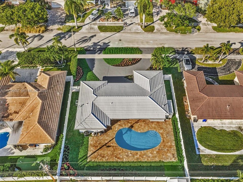 For Sale: $1,190,000 (3 beds, 2 baths, 1373 Square Feet)