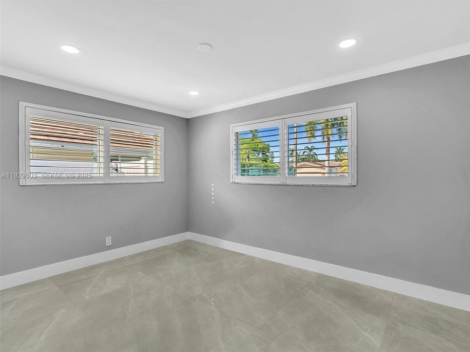 For Sale: $1,190,000 (3 beds, 2 baths, 1373 Square Feet)