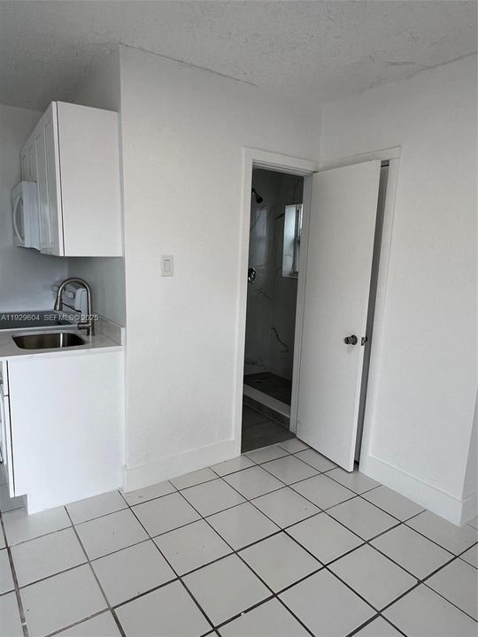 For Rent: $1,700 (1 beds, 1 baths, 0 Square Feet)