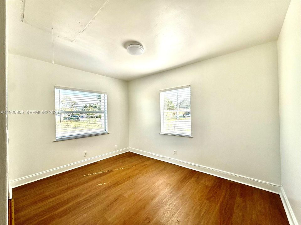 В аренду: $2,400 (3 спален, 1 ванн, 839 Квадратных фут)