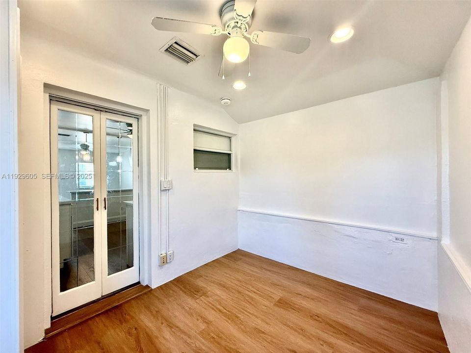 В аренду: $2,400 (3 спален, 1 ванн, 839 Квадратных фут)