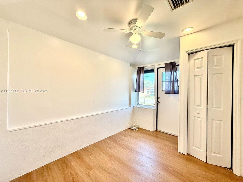 В аренду: $2,400 (3 спален, 1 ванн, 839 Квадратных фут)