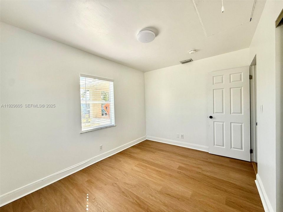 В аренду: $2,400 (3 спален, 1 ванн, 839 Квадратных фут)