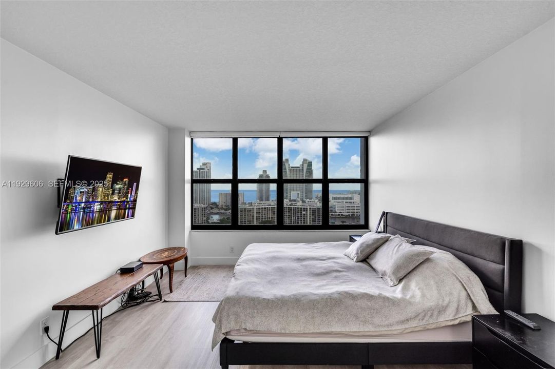 For Sale: $549,000 (2 beds, 2 baths, 1280 Square Feet)