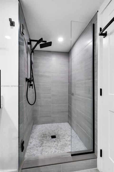 For Sale: $549,000 (2 beds, 2 baths, 1280 Square Feet)