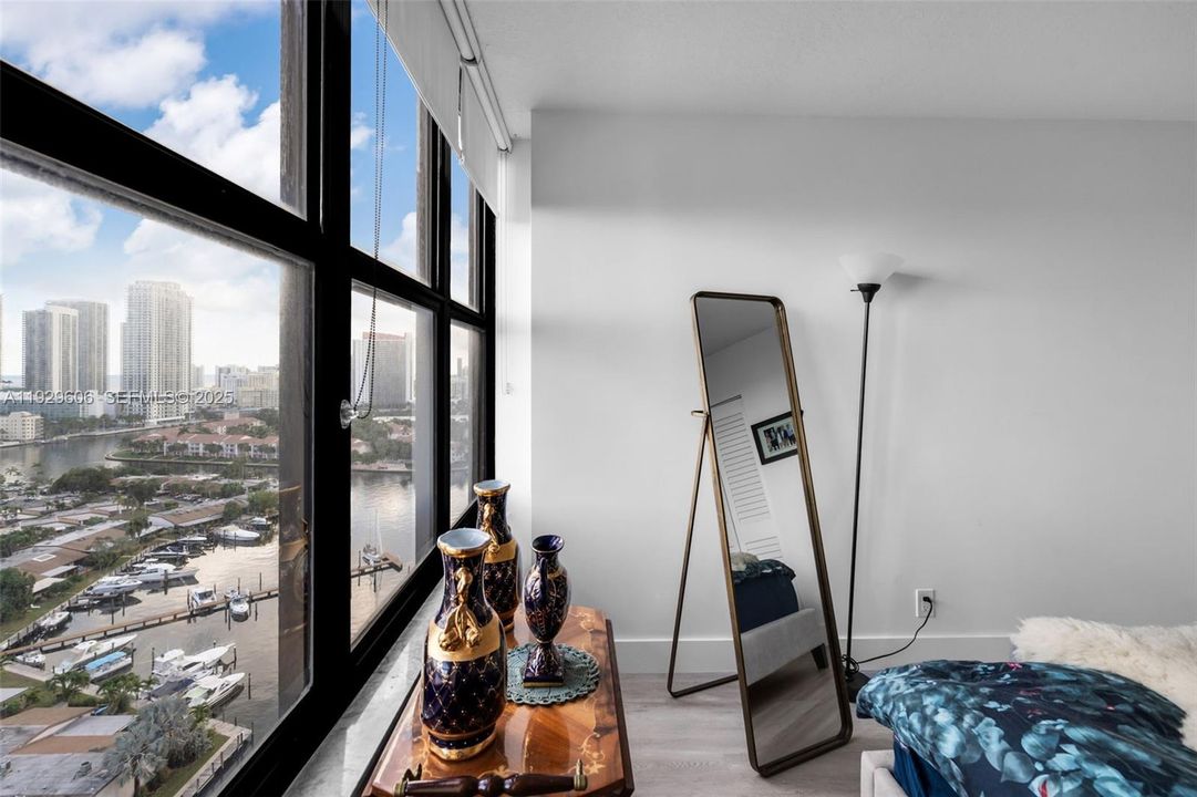 For Sale: $549,000 (2 beds, 2 baths, 1280 Square Feet)