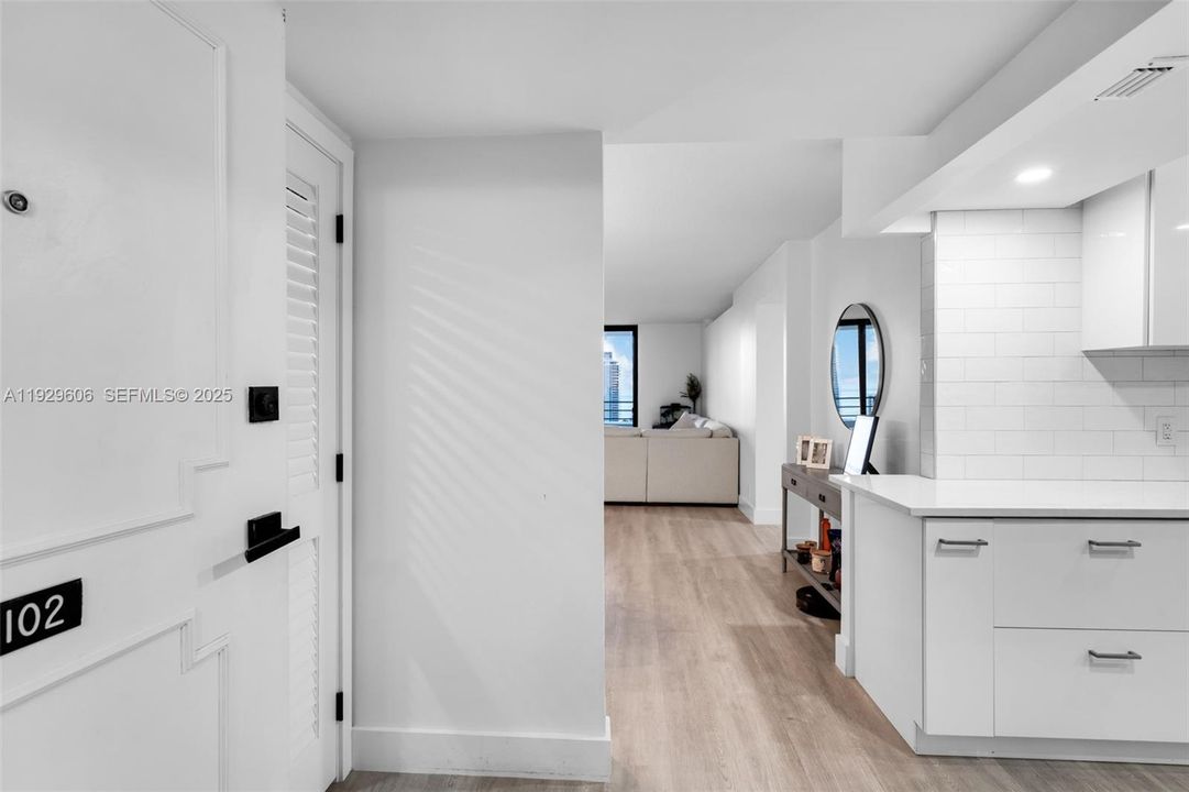 For Sale: $549,000 (2 beds, 2 baths, 1280 Square Feet)