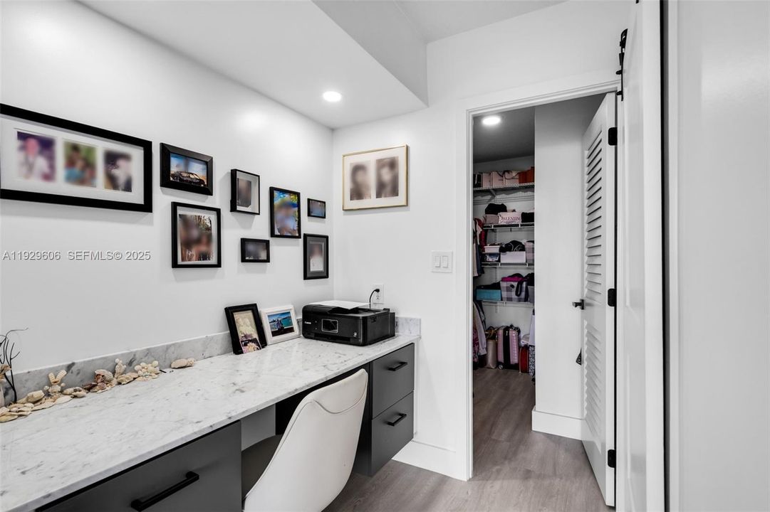 For Sale: $549,000 (2 beds, 2 baths, 1280 Square Feet)