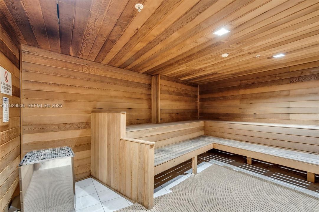 For Sale: $549,000 (2 beds, 2 baths, 1280 Square Feet)