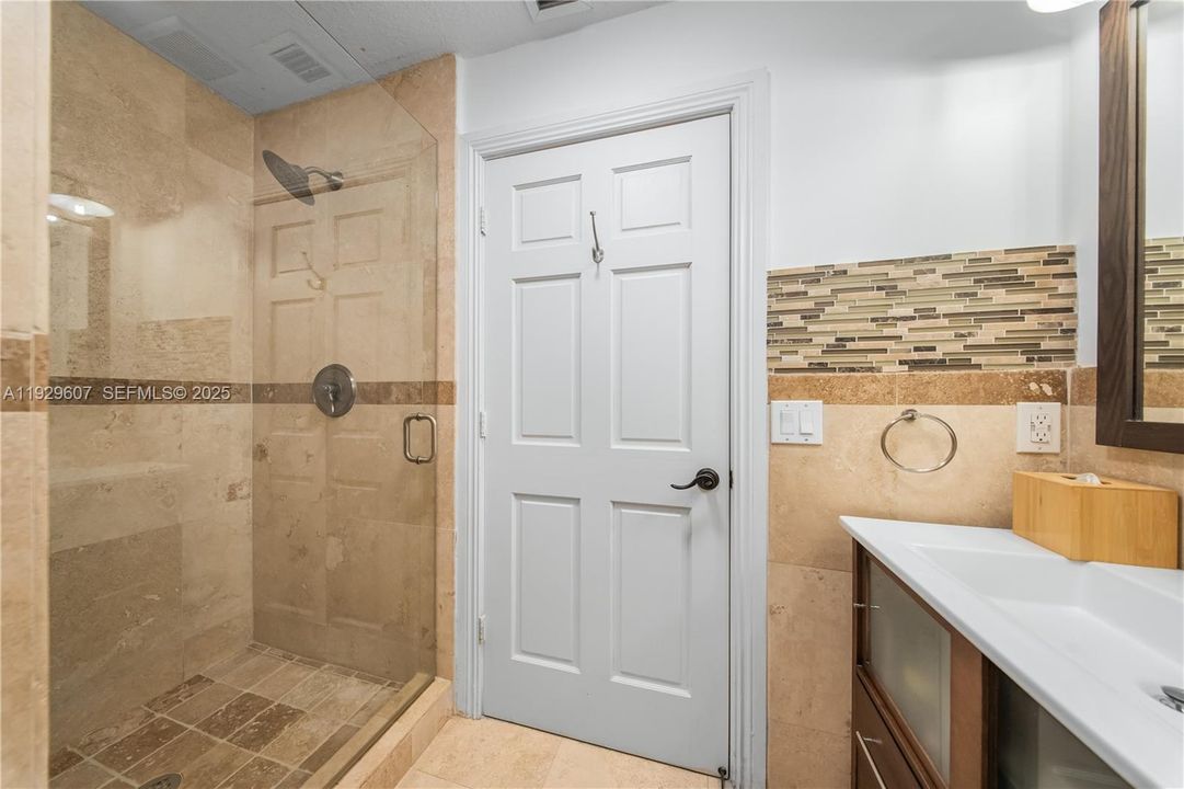 For Rent: $7,000 (4 beds, 3 baths, 2316 Square Feet)