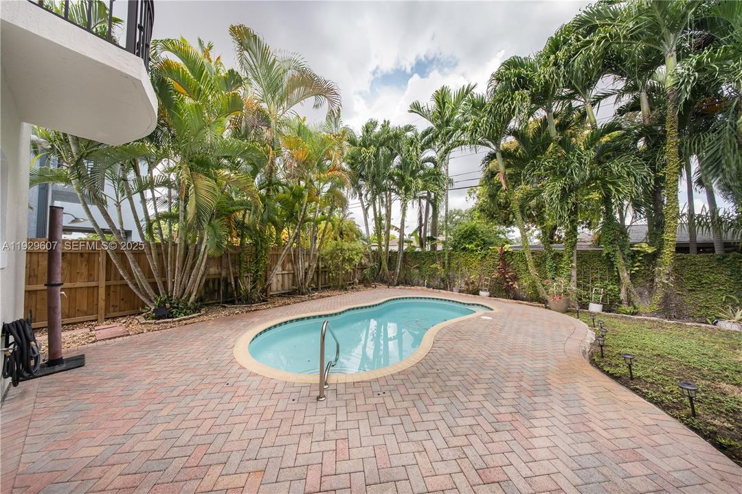 For Rent: $7,000 (4 beds, 3 baths, 2316 Square Feet)