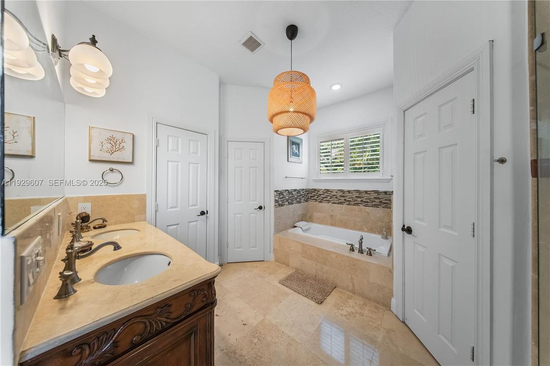 For Rent: $7,000 (4 beds, 3 baths, 2316 Square Feet)