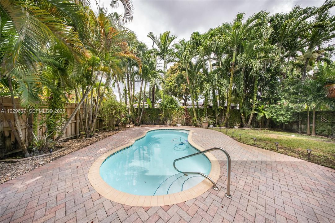 For Rent: $7,000 (4 beds, 3 baths, 2316 Square Feet)