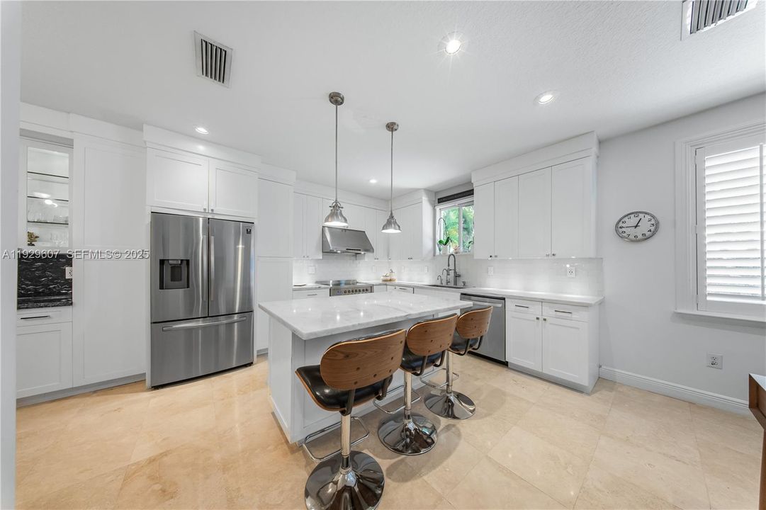 For Rent: $7,000 (4 beds, 3 baths, 2316 Square Feet)