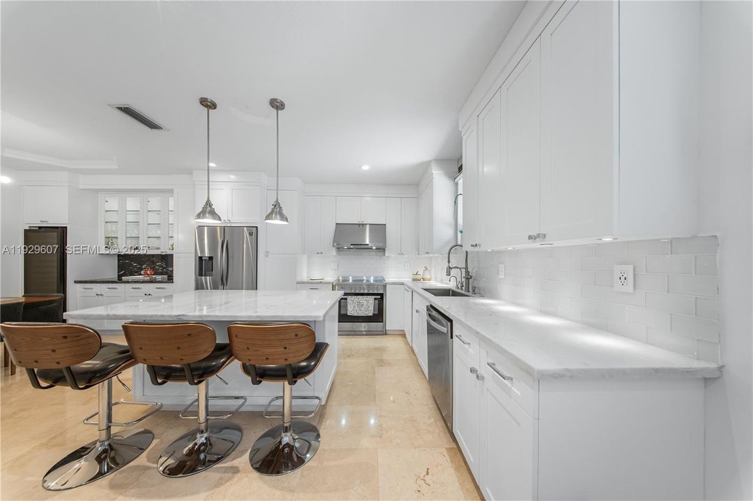 For Rent: $7,000 (4 beds, 3 baths, 2316 Square Feet)