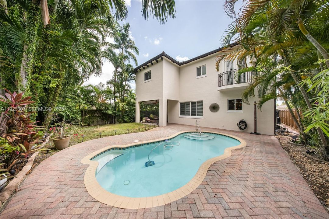 For Rent: $7,000 (4 beds, 3 baths, 2316 Square Feet)