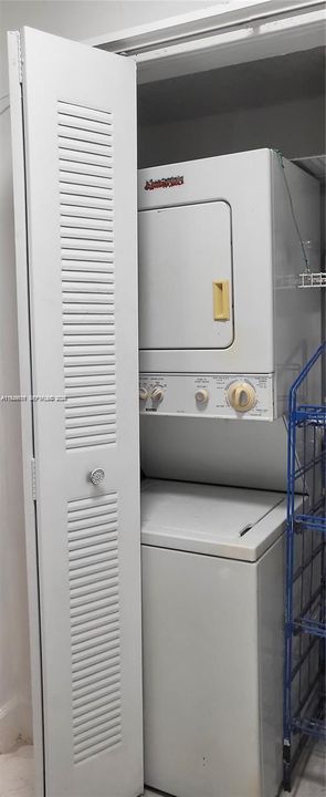 В аренду: $2,350 (2 спален, 2 ванн, 911 Квадратных фут)