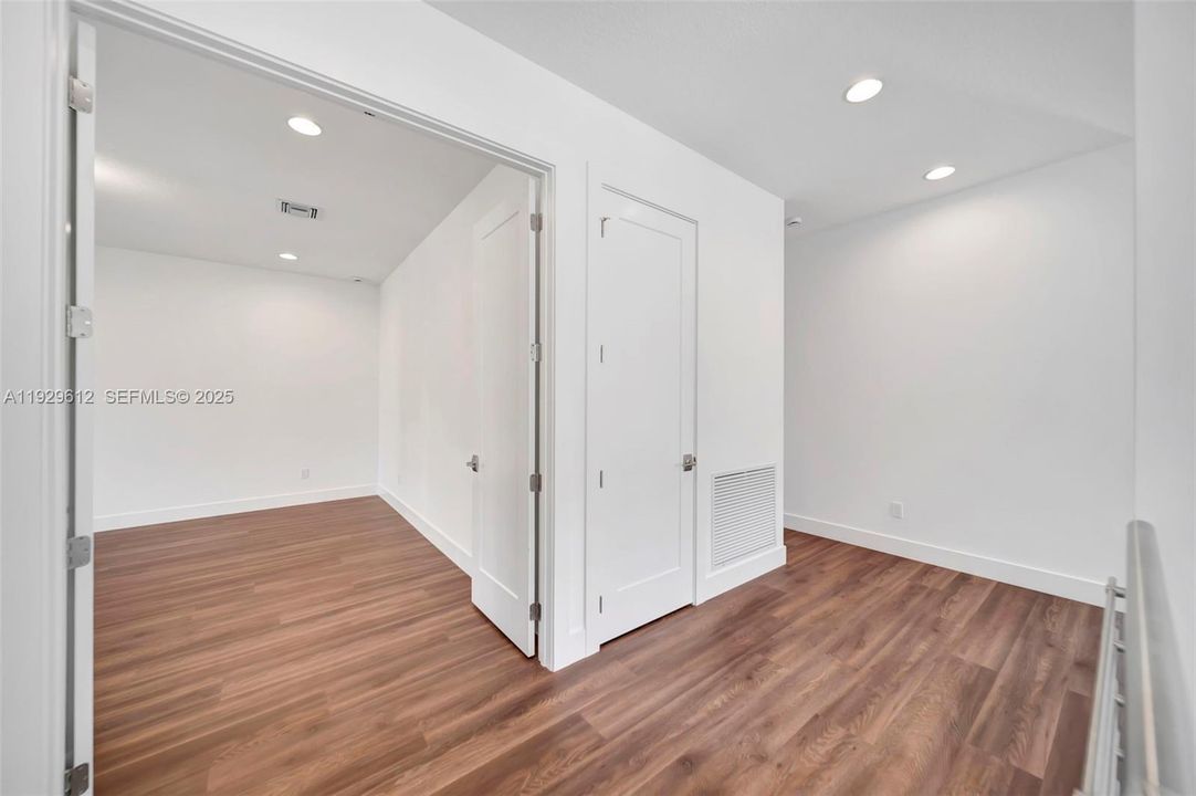 出租: $8,500 (4 贝兹, 3 浴室, 0 平方英尺)