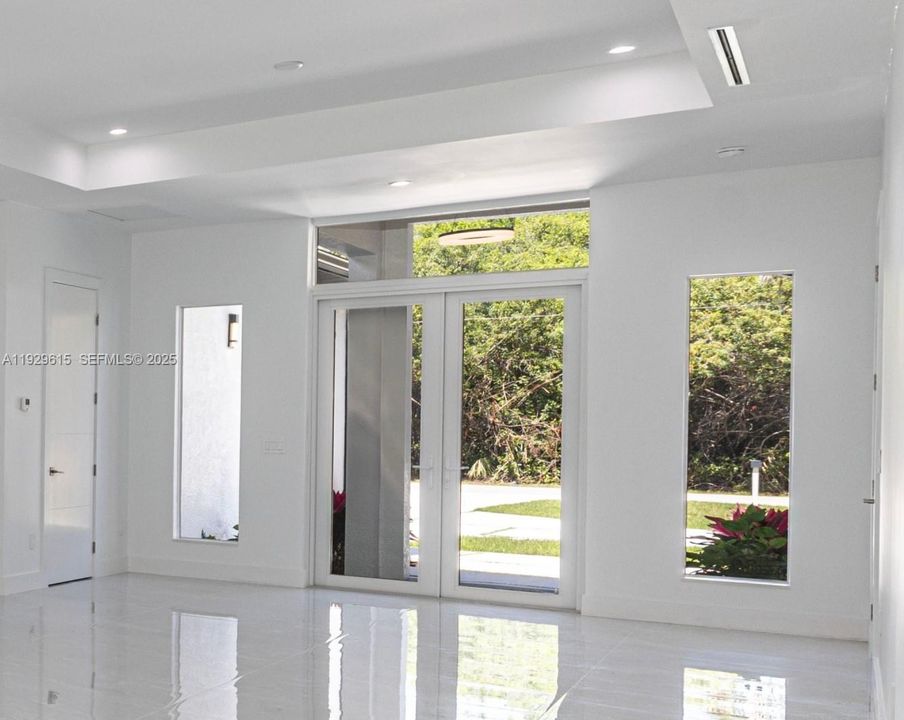 待售: $830,000 (4 贝兹, 3 浴室, 2500 平方英尺)