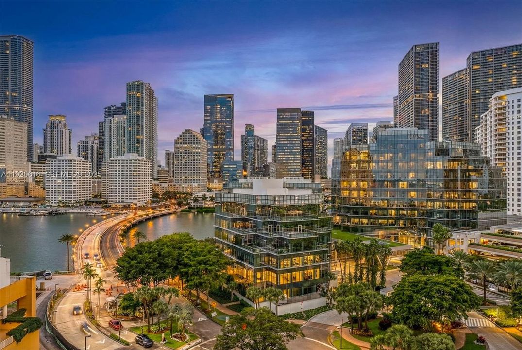 En Renta: $3,995 (2 camas, 2 baños, 1065 Pies cuadrados)