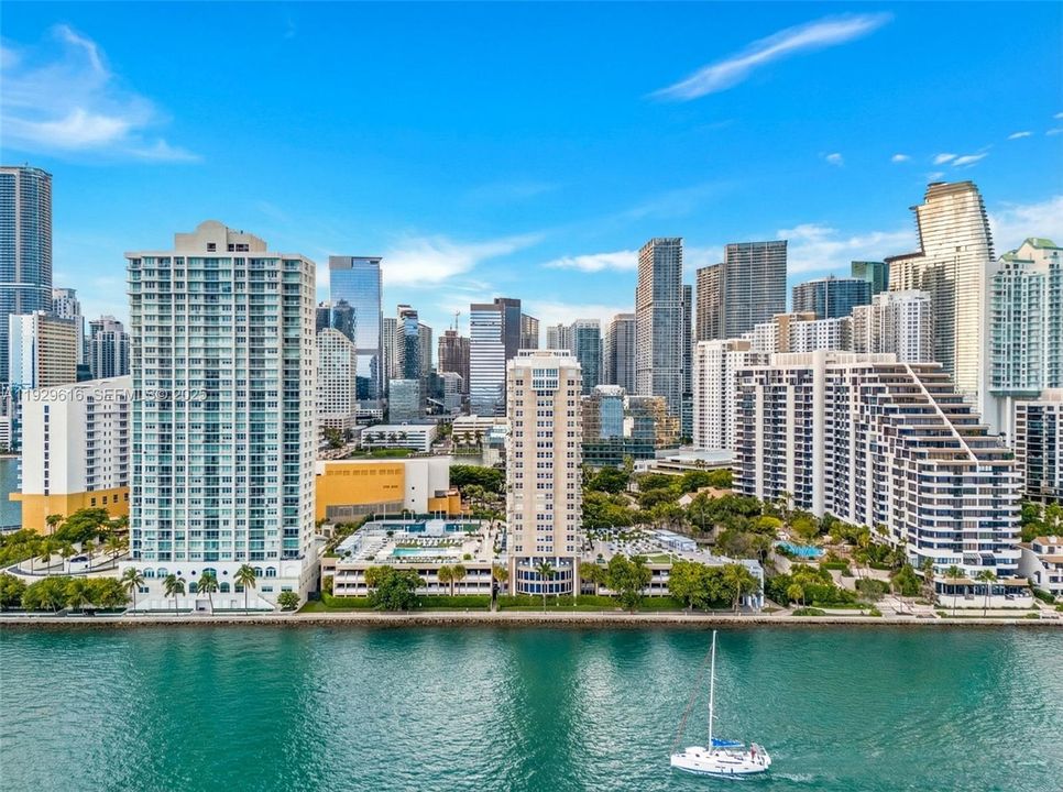 En Renta: $3,995 (2 camas, 2 baños, 1065 Pies cuadrados)