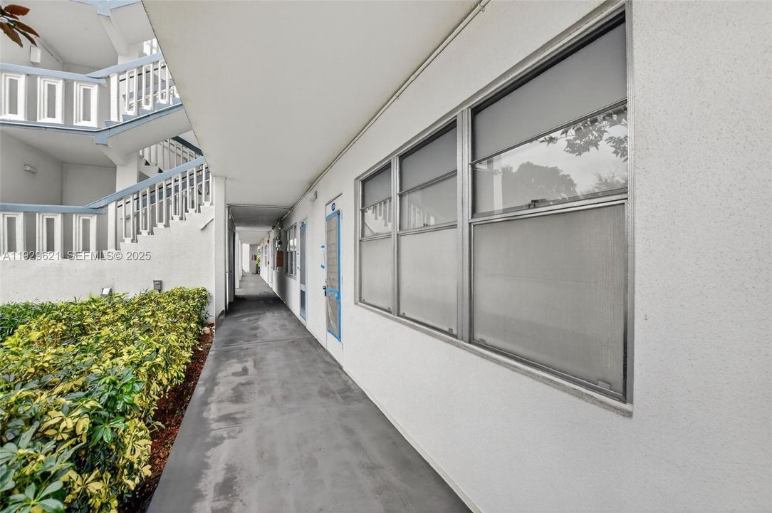 待售: $95,000 (1 贝兹, 1 浴室, 700 平方英尺)