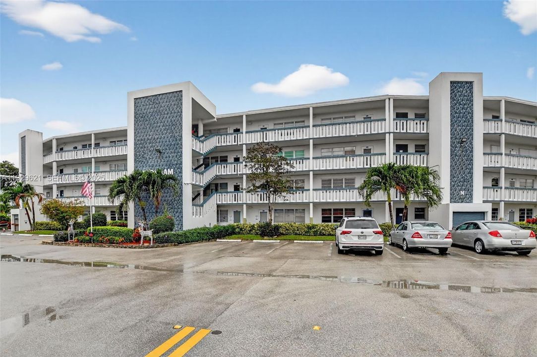 待售: $95,000 (1 贝兹, 1 浴室, 700 平方英尺)